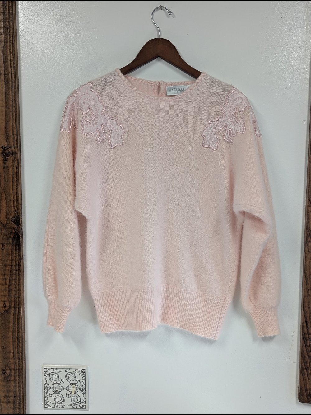 Y2k Nordstrom Lambswool, Rabbit Hair Pink Crewneck Sweater Shoulder Appliqué